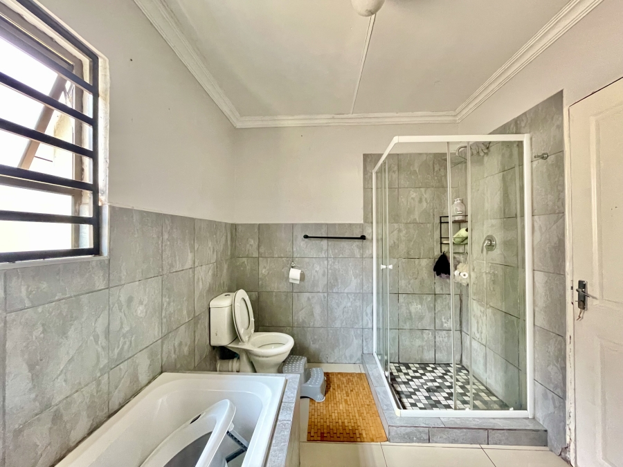 To Let 2 Bedroom Property for Rent in Cosmosrand Mpumalanga