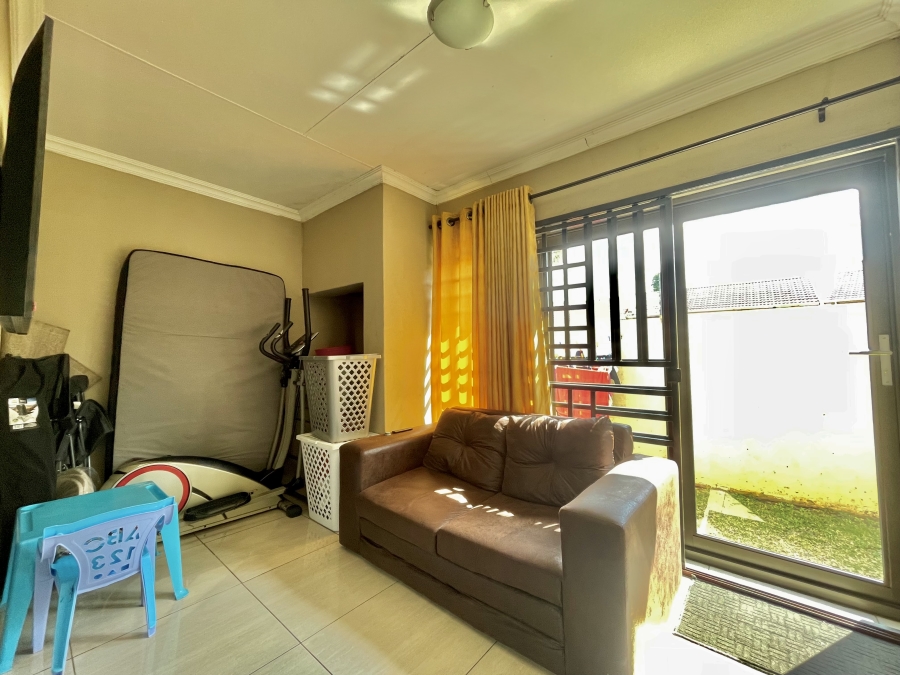 To Let 2 Bedroom Property for Rent in Cosmosrand Mpumalanga