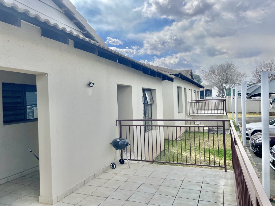 To Let 2 Bedroom Property for Rent in Cosmosrand Mpumalanga