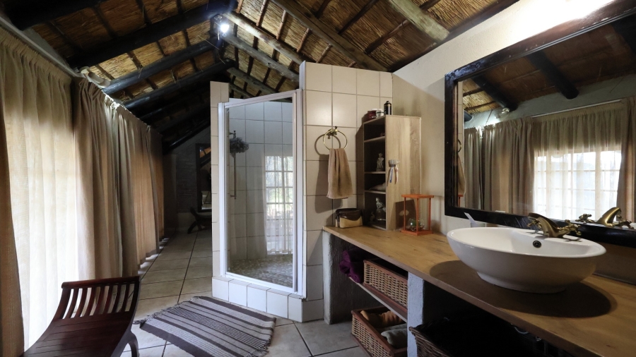 5 Bedroom Property for Sale in Marloth Park Mpumalanga