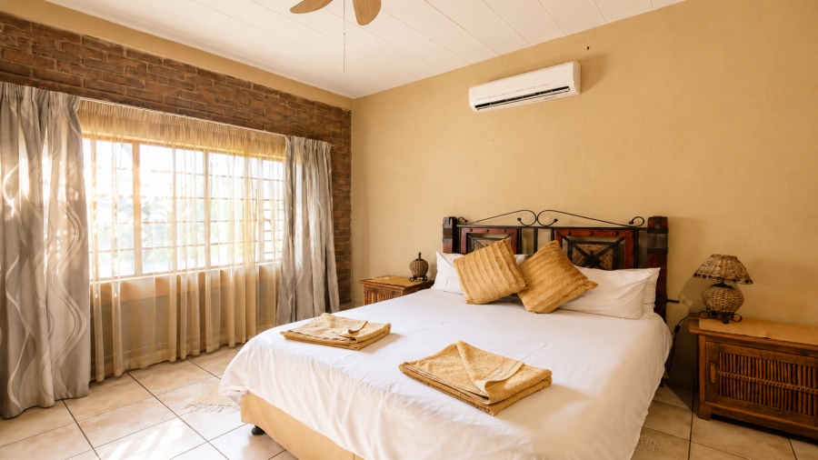 5 Bedroom Property for Sale in Marloth Park Mpumalanga