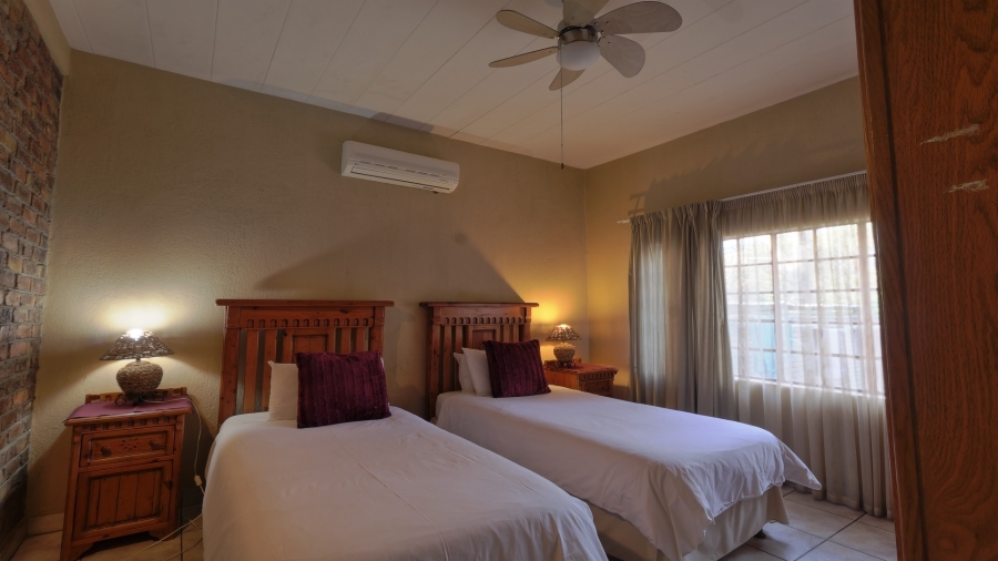 5 Bedroom Property for Sale in Marloth Park Mpumalanga