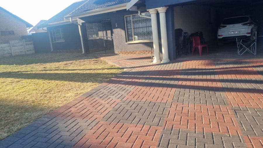 To Let 3 Bedroom Property for Rent in Tasbet Park Mpumalanga