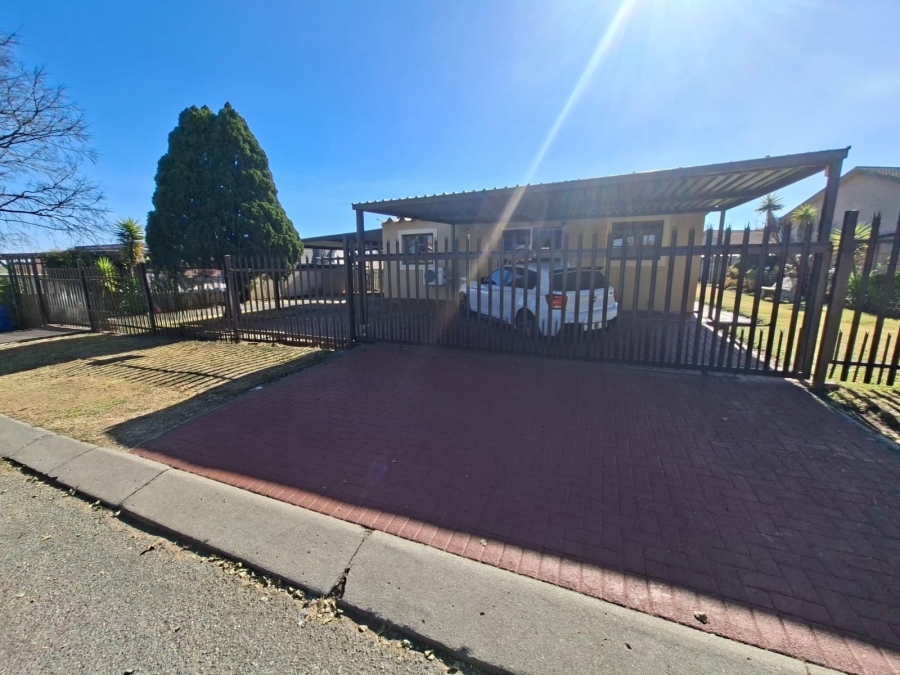 4 Bedroom Property for Sale in Sunset Park Mpumalanga