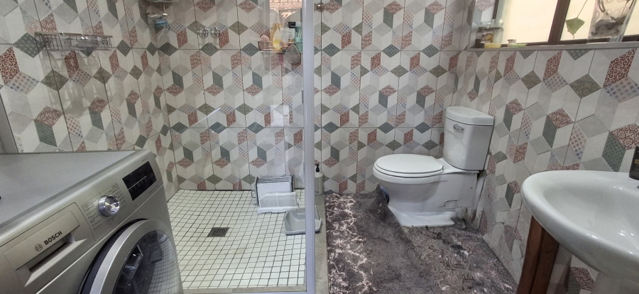 5 Bedroom Property for Sale in West Acres Ext 20 Mpumalanga