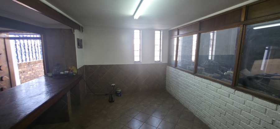Commercial Property for Sale in Witbank Ext 8 Mpumalanga