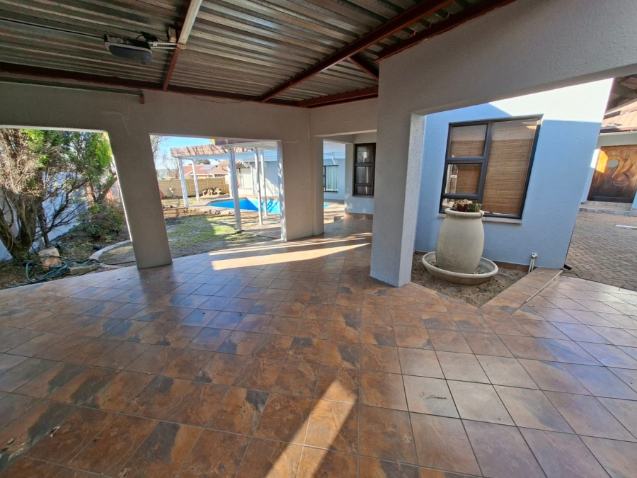 5 Bedroom Property for Sale in Secunda Mpumalanga