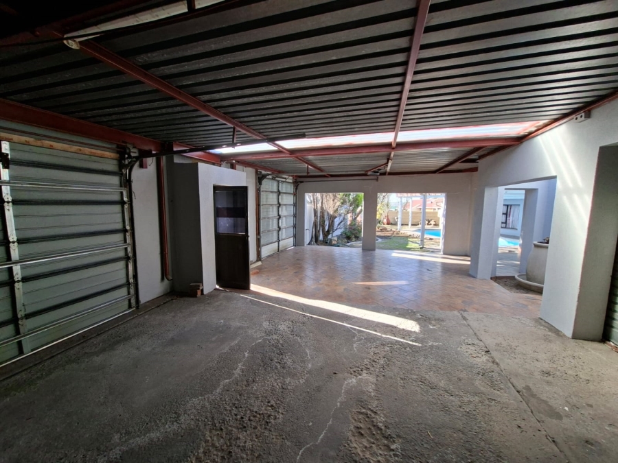5 Bedroom Property for Sale in Secunda Mpumalanga