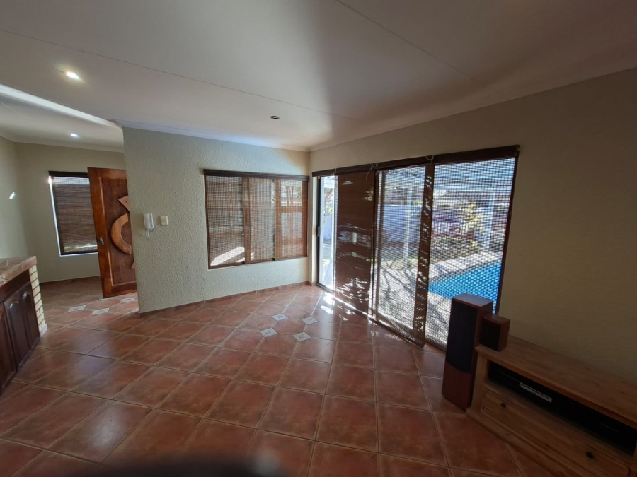 5 Bedroom Property for Sale in Secunda Mpumalanga