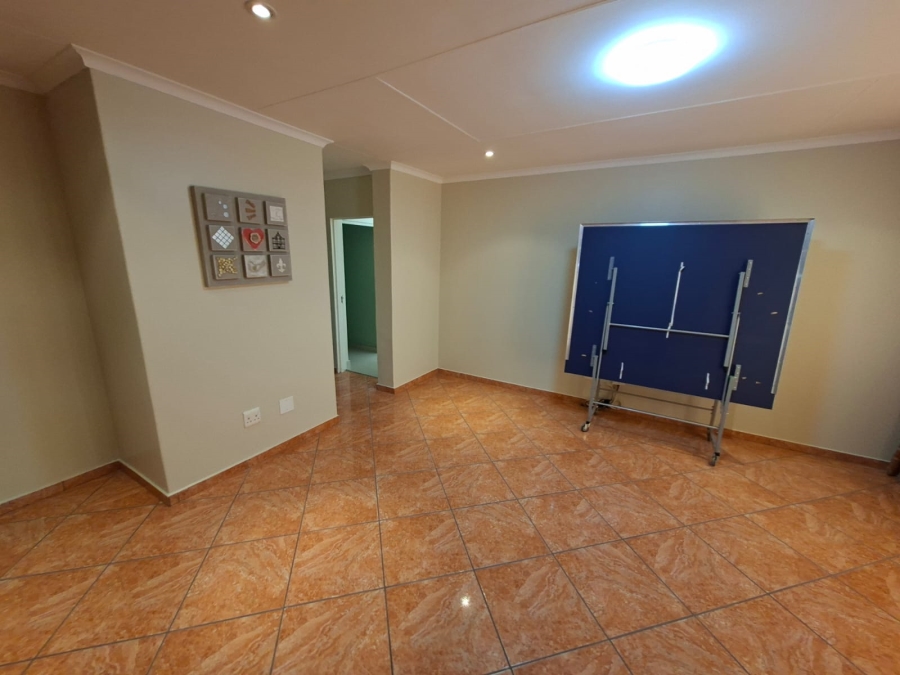 5 Bedroom Property for Sale in Secunda Mpumalanga