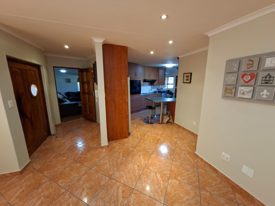 5 Bedroom Property for Sale in Secunda Mpumalanga