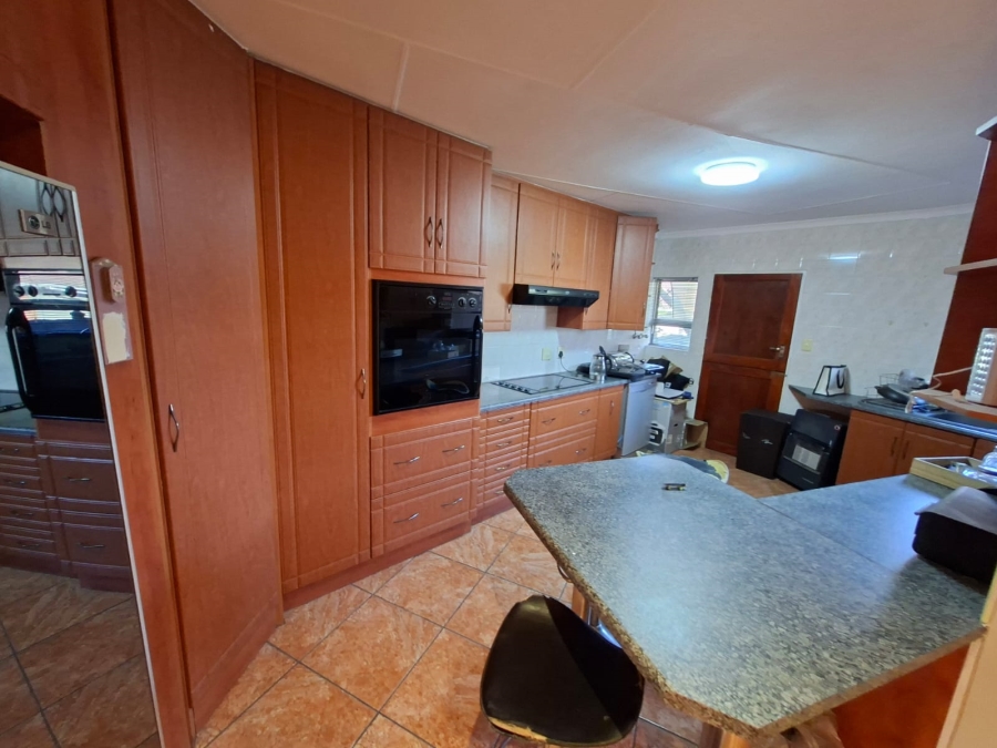 5 Bedroom Property for Sale in Secunda Mpumalanga