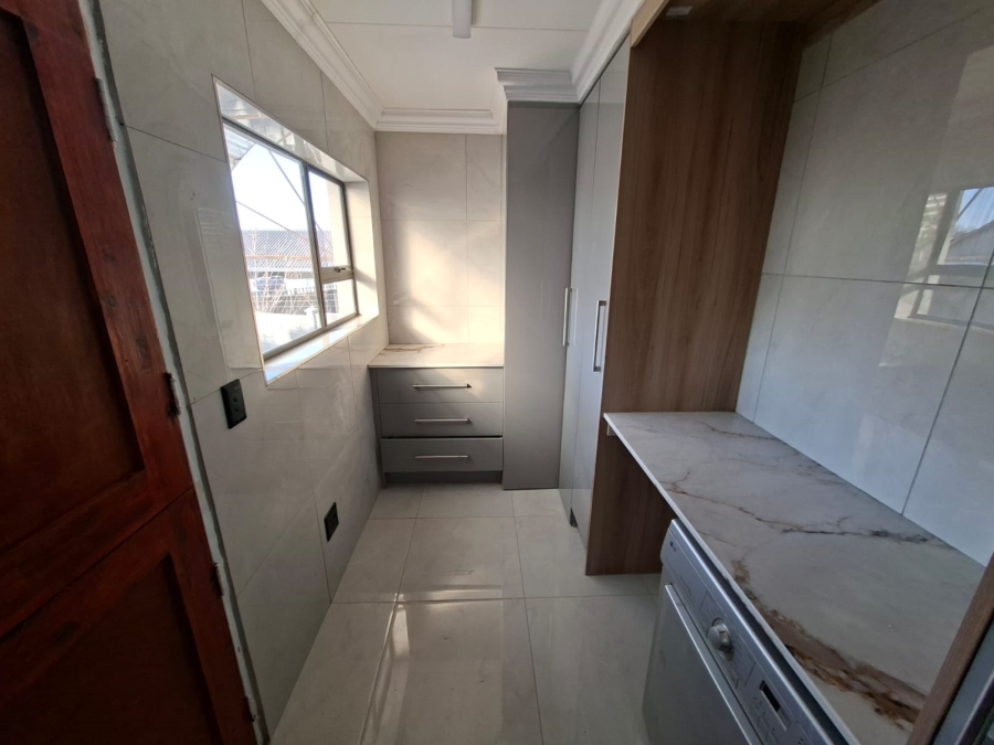 5 Bedroom Property for Sale in Secunda Mpumalanga