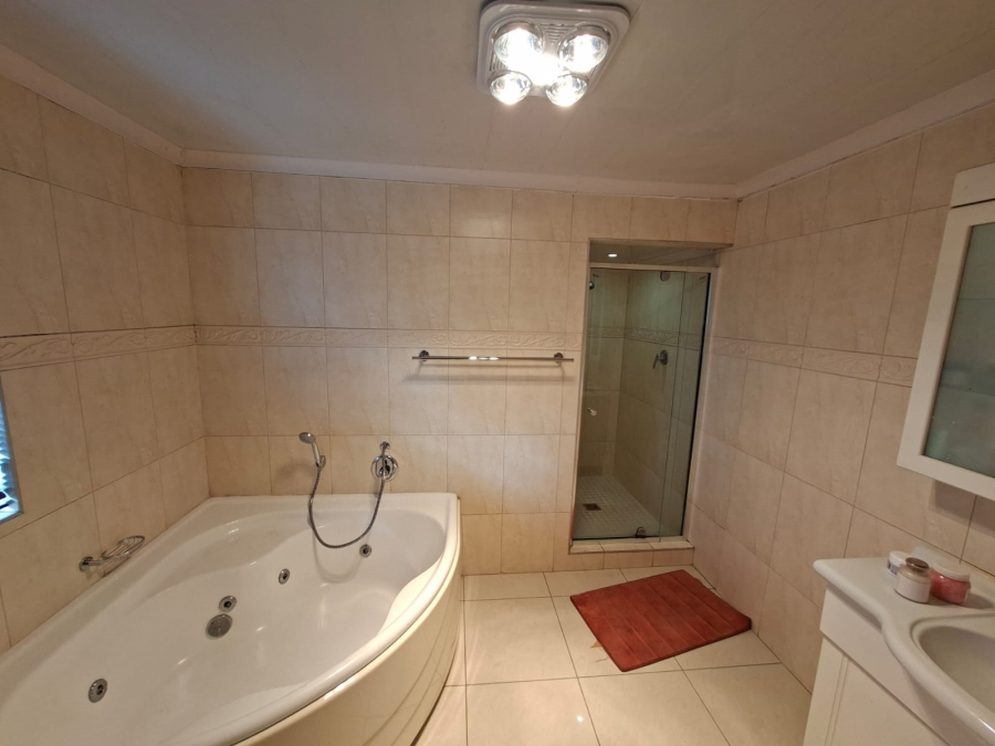 5 Bedroom Property for Sale in Secunda Mpumalanga