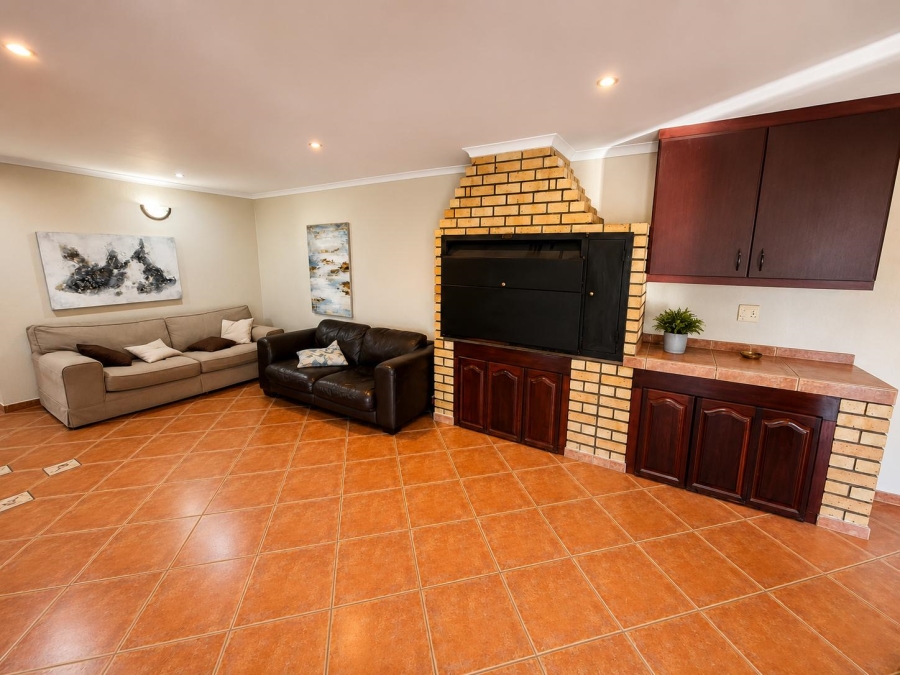 5 Bedroom Property for Sale in Secunda Mpumalanga