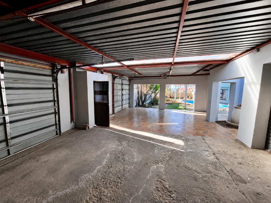 5 Bedroom Property for Sale in Secunda Mpumalanga