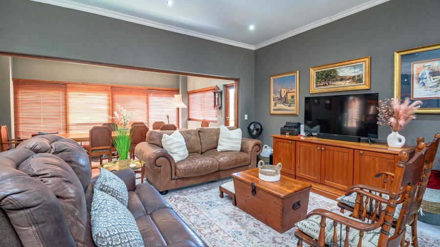 2 Bedroom Property for Sale in Sonheuwel Mpumalanga