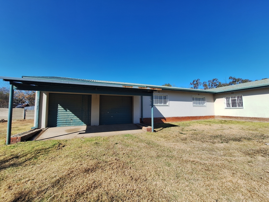 4 Bedroom Property for Sale in Volksrust Mpumalanga