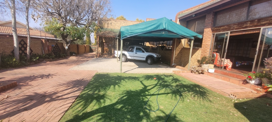 10 Bedroom Property for Sale in Aerorand Mpumalanga