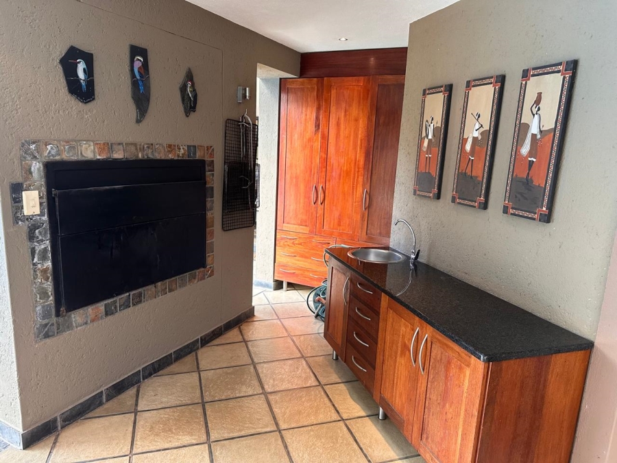 7 Bedroom Property for Sale in Uitsig Landgoed Estate Mpumalanga