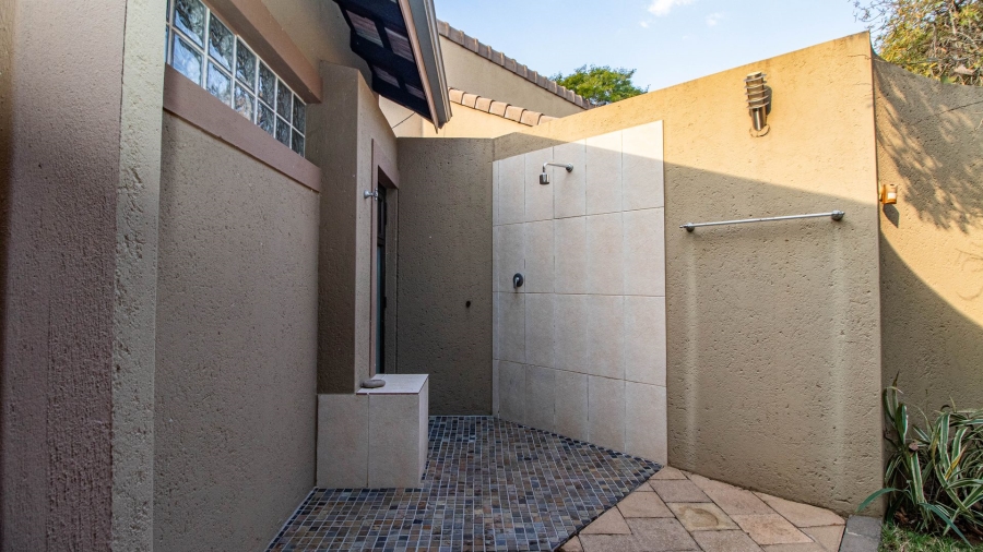 7 Bedroom Property for Sale in Uitsig Landgoed Estate Mpumalanga