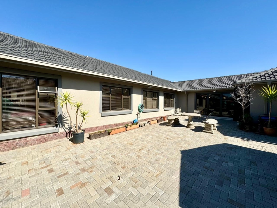 3 Bedroom Property for Sale in Secunda Mpumalanga