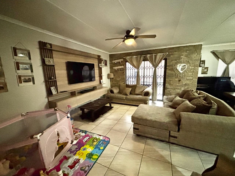 3 Bedroom Property for Sale in Cosmosrand Mpumalanga