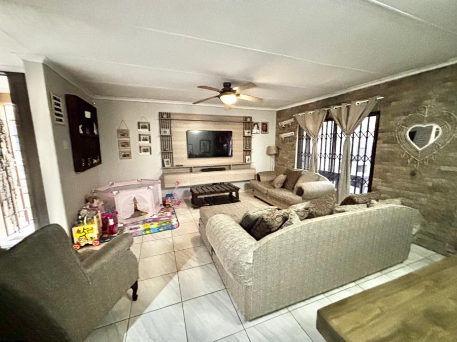 3 Bedroom Property for Sale in Cosmosrand Mpumalanga