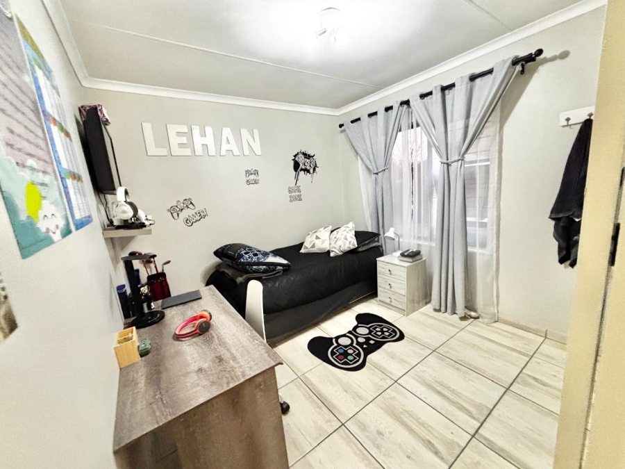 3 Bedroom Property for Sale in Cosmosrand Mpumalanga