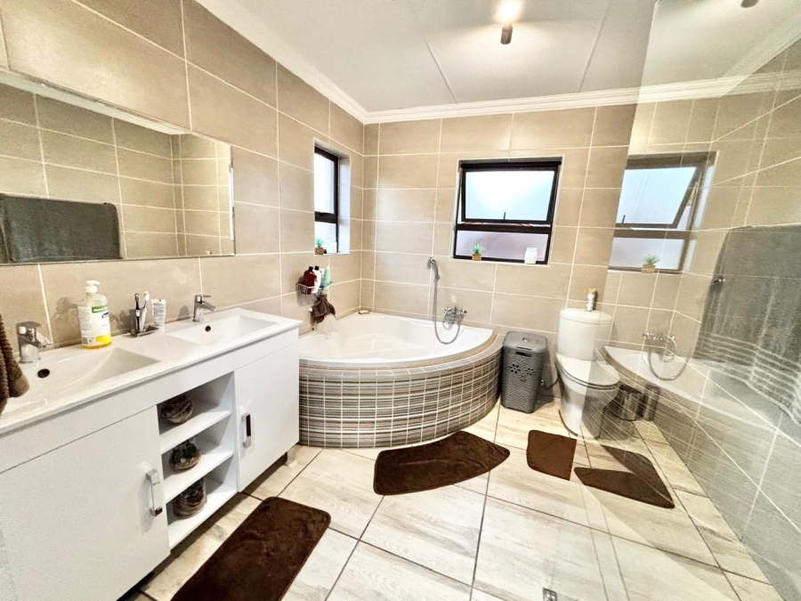 3 Bedroom Property for Sale in Cosmosrand Mpumalanga
