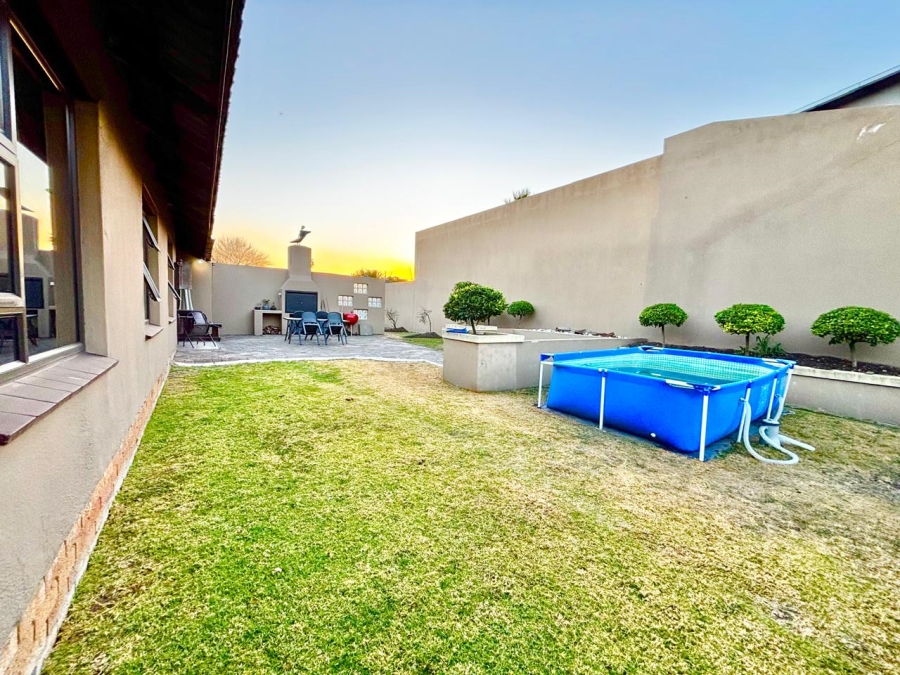 3 Bedroom Property for Sale in Cosmosrand Mpumalanga
