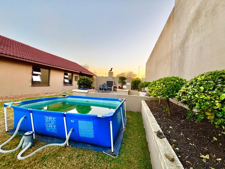 3 Bedroom Property for Sale in Cosmosrand Mpumalanga