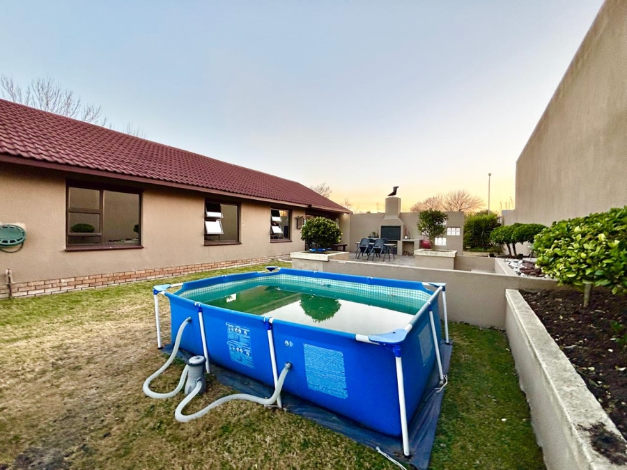 3 Bedroom Property for Sale in Cosmosrand Mpumalanga