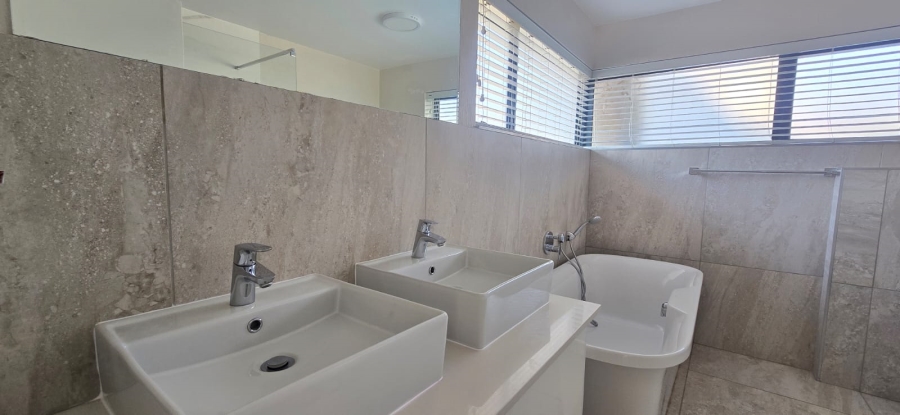 To Let 4 Bedroom Property for Rent in The Rest Nature Estate Mpumalanga