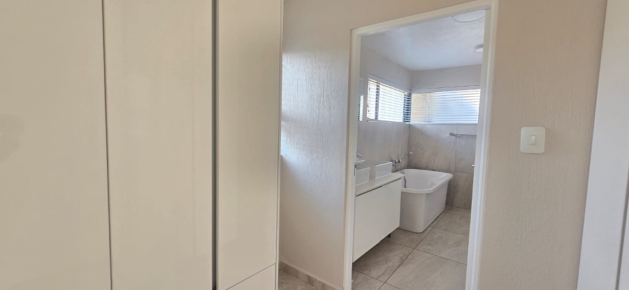 To Let 4 Bedroom Property for Rent in The Rest Nature Estate Mpumalanga