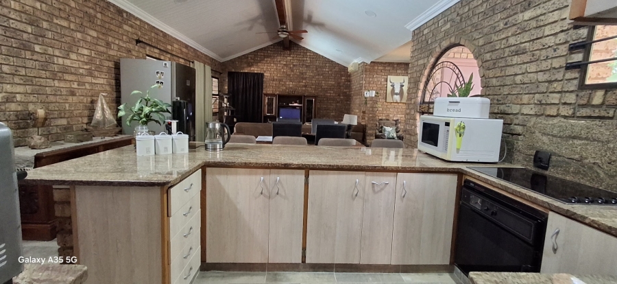 3 Bedroom Property for Sale in Sonheuwel Ext 1 Mpumalanga