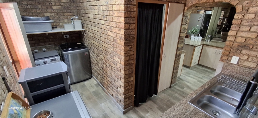 3 Bedroom Property for Sale in Sonheuwel Ext 1 Mpumalanga