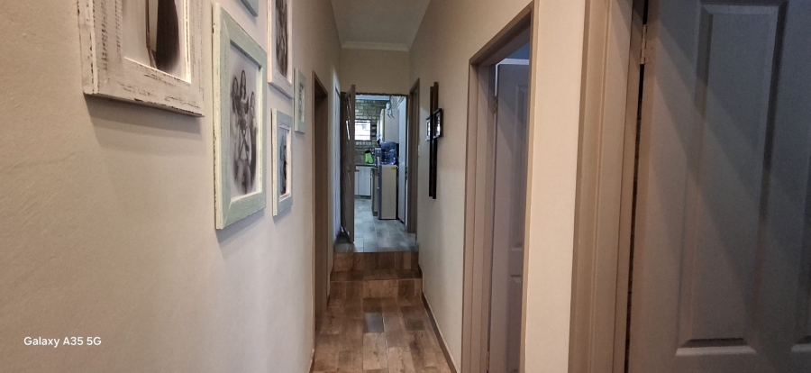 3 Bedroom Property for Sale in Sonheuwel Ext 1 Mpumalanga