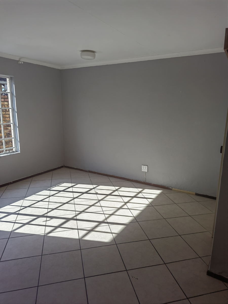 5 Bedroom Property for Sale in Stonehenge Mpumalanga
