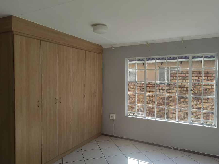 5 Bedroom Property for Sale in Stonehenge Mpumalanga