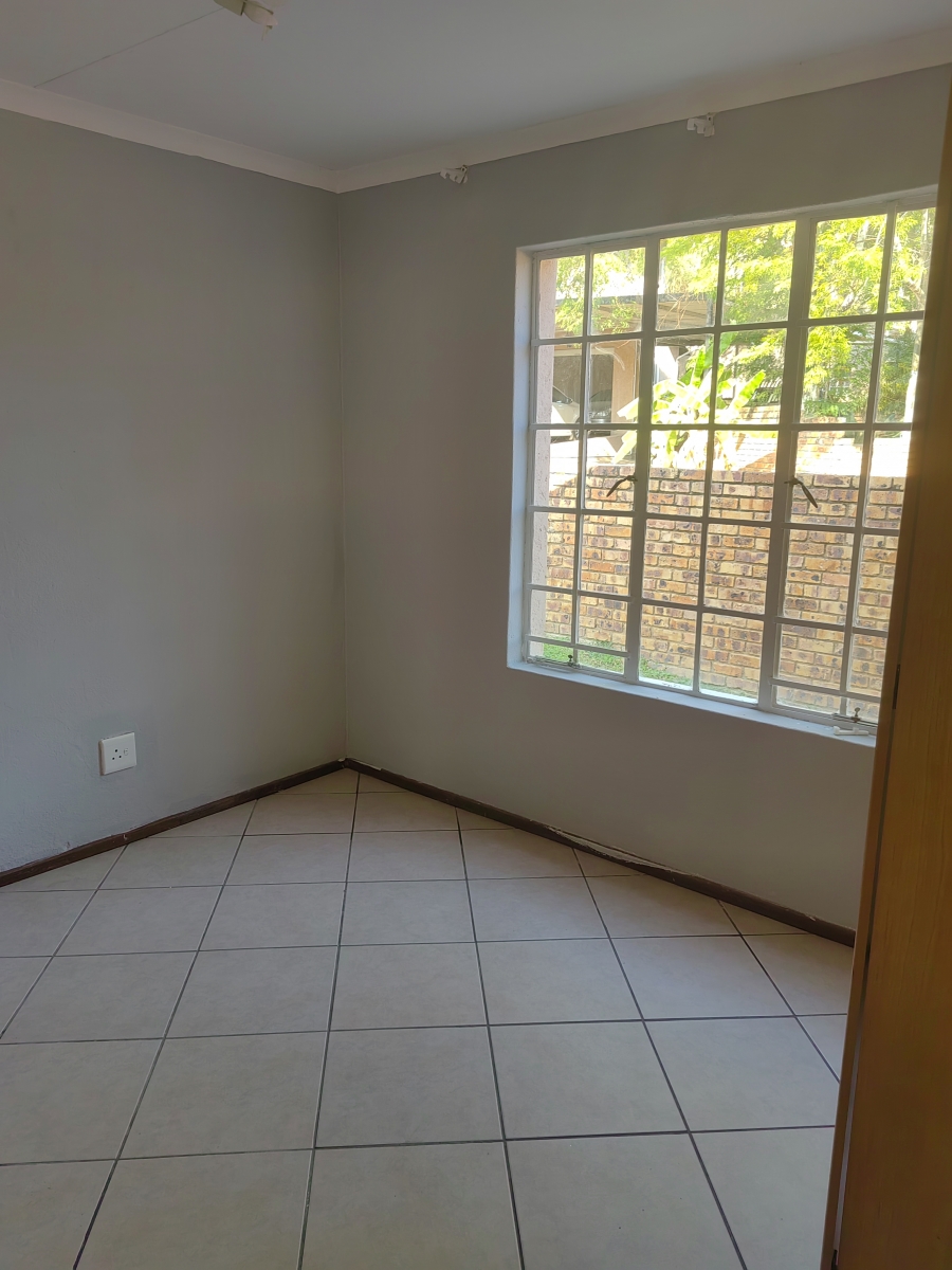 5 Bedroom Property for Sale in Stonehenge Mpumalanga