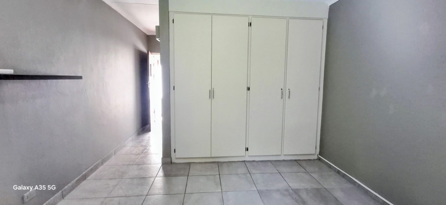 1 Bedroom Property for Sale in West Acres Ext 15 Mpumalanga