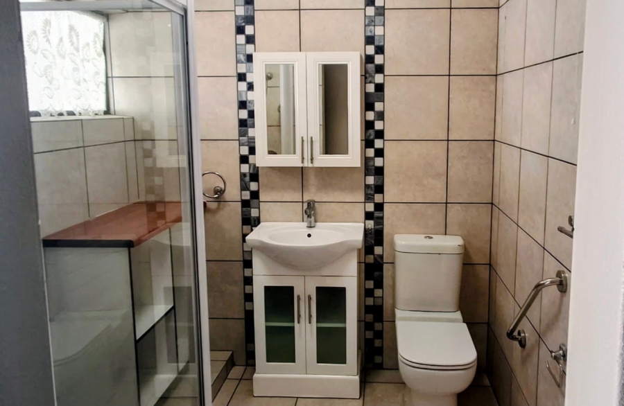 1 Bedroom Property for Sale in West Acres Ext 15 Mpumalanga