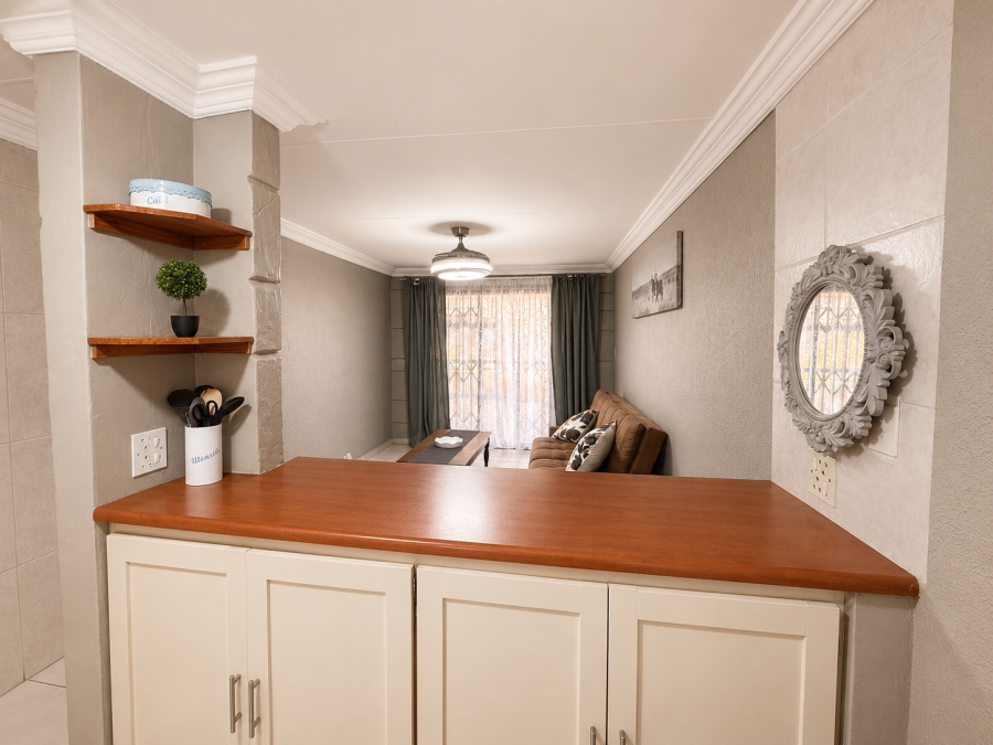 To Let 1 Bedroom Property for Rent in Cosmosrand Mpumalanga