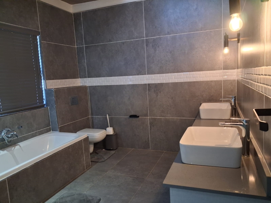 4 Bedroom Property for Sale in The Rest Nature Estate Mpumalanga