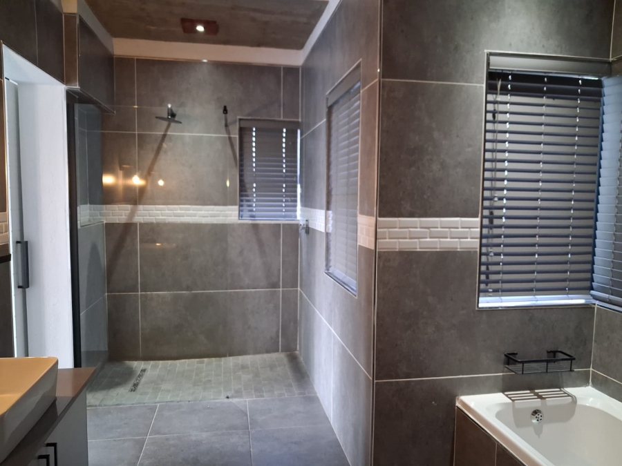 4 Bedroom Property for Sale in The Rest Nature Estate Mpumalanga