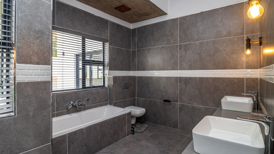 4 Bedroom Property for Sale in The Rest Nature Estate Mpumalanga
