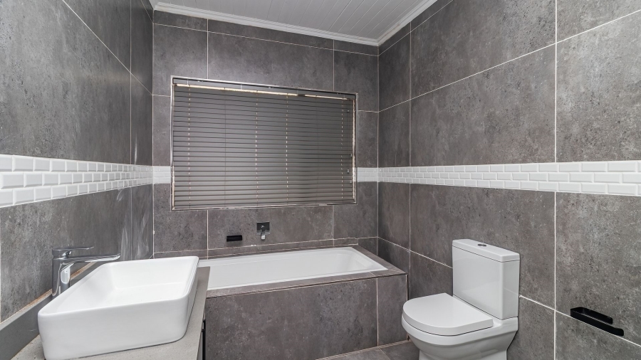 4 Bedroom Property for Sale in The Rest Nature Estate Mpumalanga