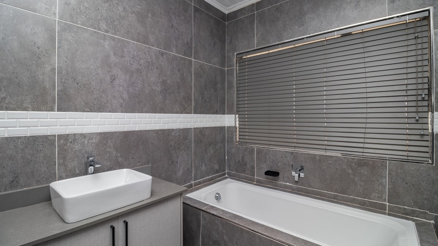 4 Bedroom Property for Sale in The Rest Nature Estate Mpumalanga