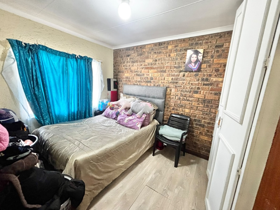 2 Bedroom Property for Sale in Noordrand Mpumalanga